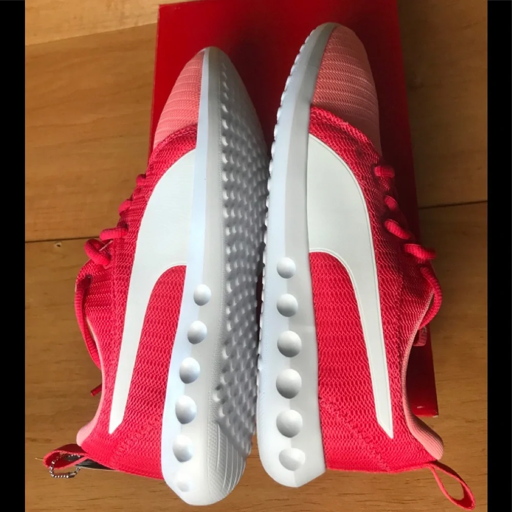 PUMA Soft Foam. Peach White 19997208 6.5C